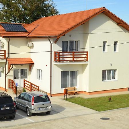 Pensiunea Hera Haţeg Exteriér fotografie